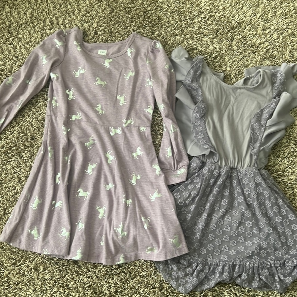 GAP kids. 2 dresses. Size S (6-7). Perfect condition.